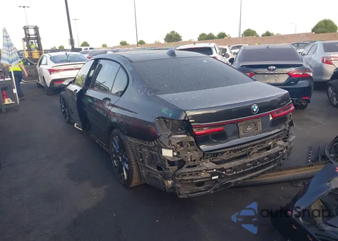 2021 BMW 740I из США, поврежденный, VIN WBA7T2C07MCF72720